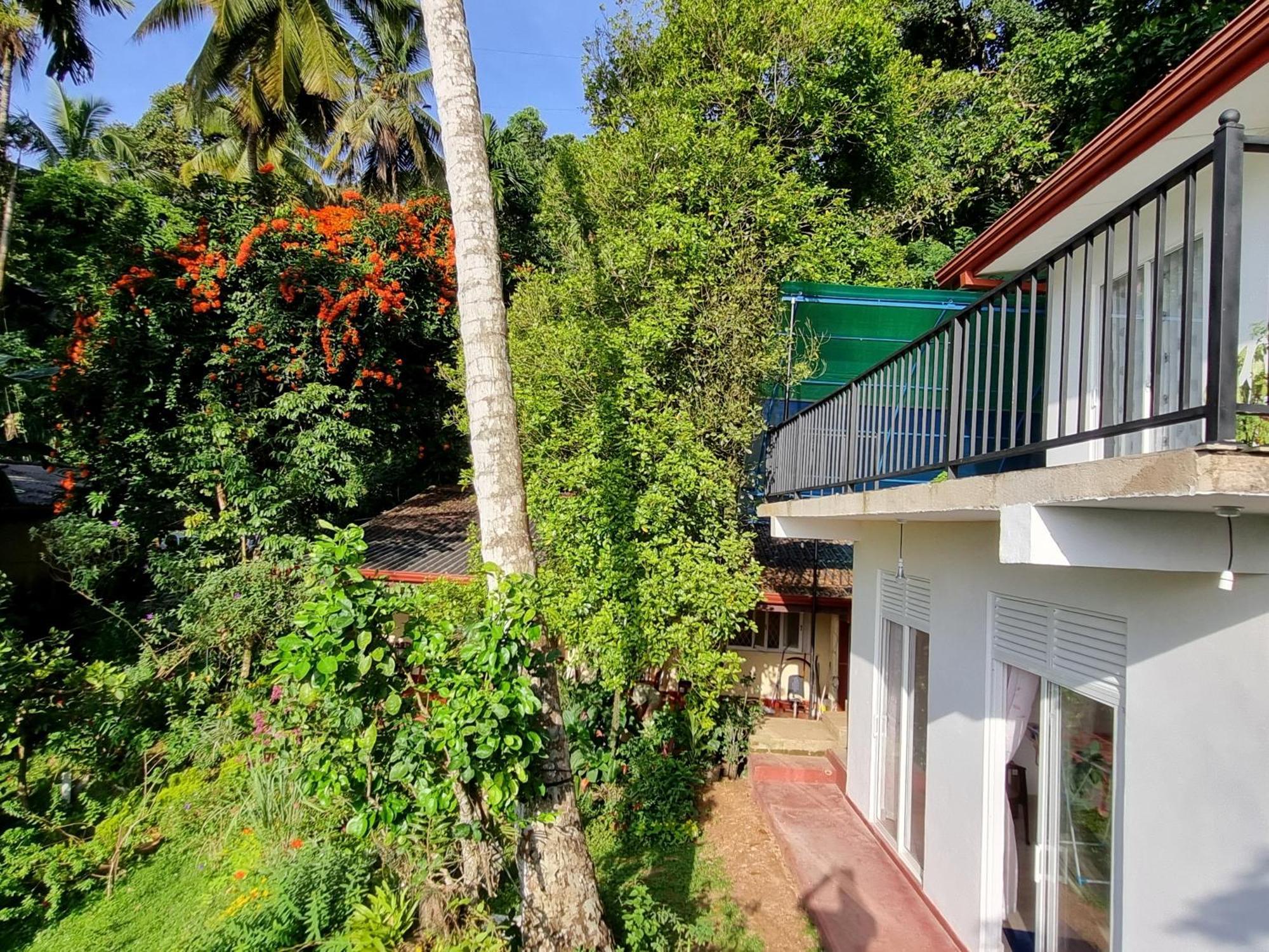 Squirrel'S Nest Hotel Kandy Eksteriør billede